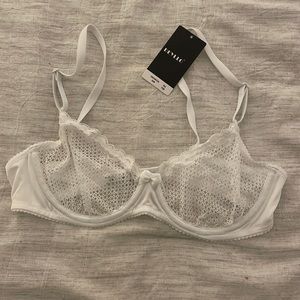 White Lace Bra New w/ Tags; Original Packaging 32B